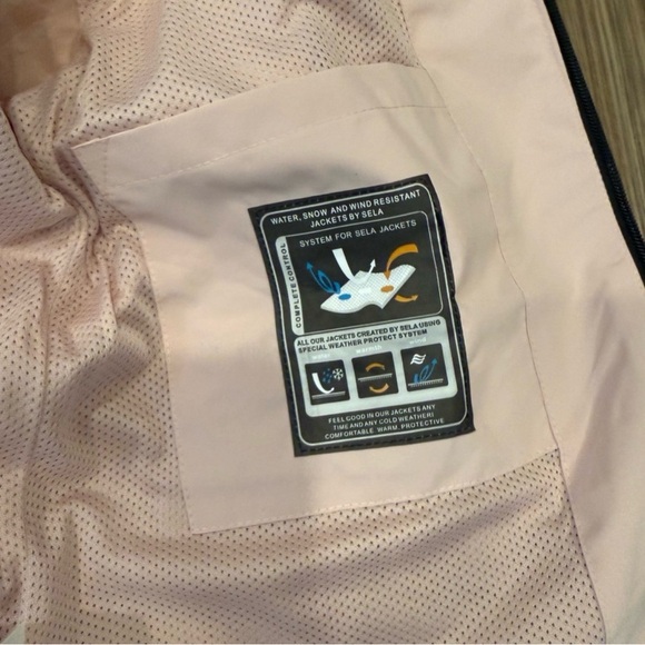 Arc'teryx Light Pink Mesh Jacket - Picture 4 of 6